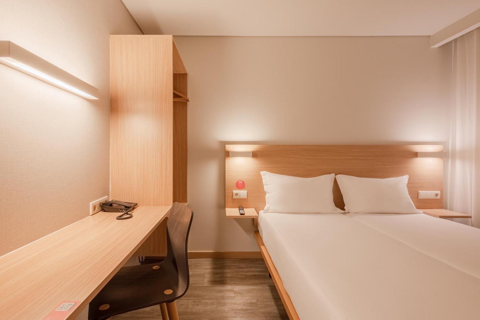 Moov Porto Norte Hotel 2*