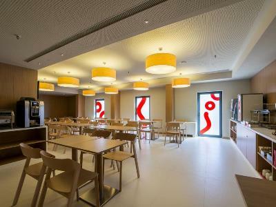 Moov Porto Norte Hotel 2*